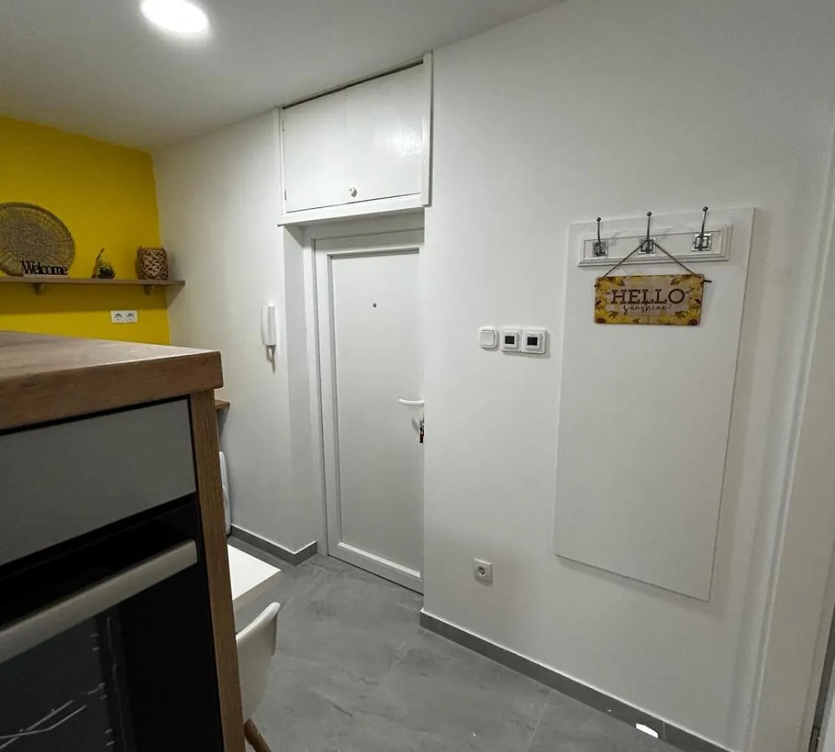 Hello Sunshine Apartman